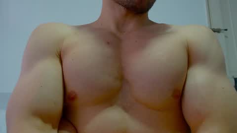 Snapshot of rocky_muscle chatting on June 10, 2026, 5:34 pm rocky muscle online show from June 10, 2026, 5:34 pm