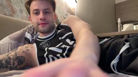 Snapshot of rodrigoveira chatting on April 5, 2026, 4:37 pm Rodrigo online show from April 5, 2026, 4:37 pm