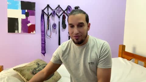 Thiago independent model online show from February 2, 2025, 8:41 pm