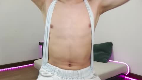 Snapshot of rofflust chatting on February 6, 2026, 3:22 am Roff Lust online show from February 6, 2026, 3:22 am