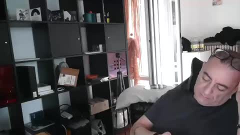 rogerrabbit2023 online show from September 13, 2025, 9:53 am