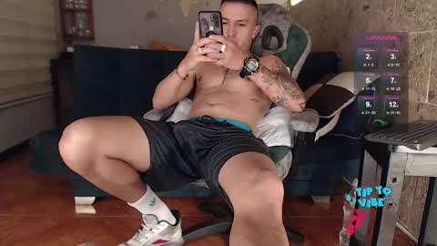 Snapshot of rogert_xx chatting on October 17, 2025, 1:20 am Rogert online show from October 17, 2025, 1:20 am