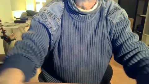 Snapshot of rolandloser1000 chatting on January 30, 2025, 5:39 pm rolandloser1000 online show from January 30, 2025, 5:39 pm