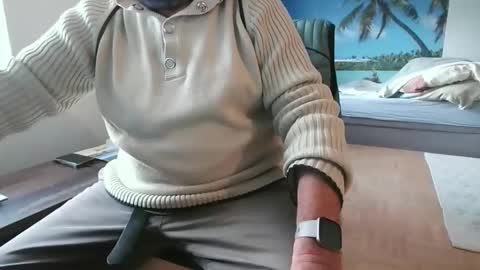 Snapshot of rolandloser1000 chatting on November 21, 2025, 2:38 pm rolandloser1000 online show from November 21, 2025, 2:38 pm