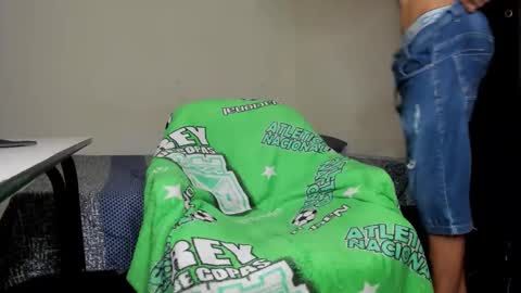 Snapshot of rolling_05 chatting on February 6, 2026, 12:37 am rolling_05 online show from February 6, 2026, 12:37 am