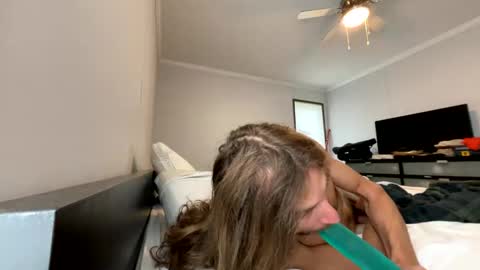 Rollinintheweeds online show from October 8, 2025, 5:10 pm