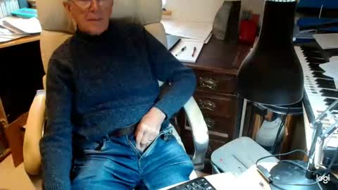 Snapshot of rolydawe chatting on October 22, 2025, 1:00 pm rolydawe online show from October 22, 2025, 1:00 pm