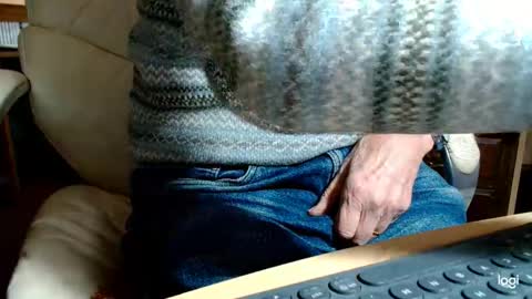 Snapshot of rolydawe chatting on November 12, 2025, 2:17 pm rolydawe online show from November 12, 2025, 2:17 pm