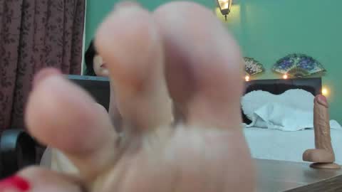 Snapshot of roma_calderon chatting on May 18, 2026, 4:07 am Roma Calderon online show from May 18, 2026, 4:07 am