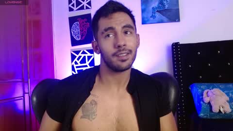 Snapshot of romanpearce_ chatting on September 9, 2025, 9:47 pm Roman online show from September 9, 2025, 9:47 pm