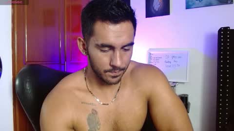 Snapshot of romanpearce_ chatting on September 11, 2025, 8:20 pm Roman online show from September 11, 2025, 8:20 pm