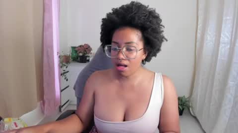 Snapshot of romantic_stargirl chatting on June 8, 2026, 9:15 pm Is A Belle online show from June 8, 2026, 9:15 pm