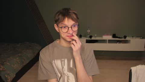 Snapshot of romeo_mercy chatting on December 18, 2024, 10:24 pm Romeo online show from December 18, 2024, 10:24 pm