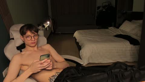 Snapshot of romeo_mercy chatting on January 13, 2025, 12:45 pm Romeo online show from January 13, 2025, 12:45 pm