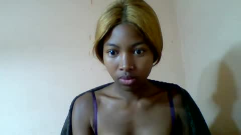 Snapshot of rominah_20 chatting on July 22, 2026, 11:18 pm rominah_20 online show from July 22, 2026, 11:18 pm