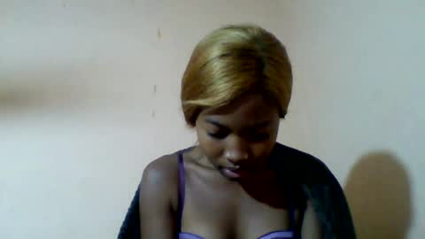 Snapshot of rominah_20 chatting on July 23, 2026, 4:32 am rominah_20 online show from July 23, 2026, 4:32 am