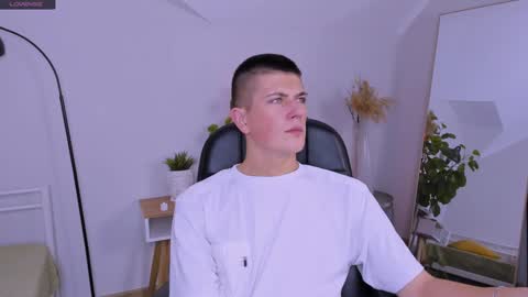 Snapshot of rony_winston chatting on December 9, 2024, 1:24 pm Rony online show from December 9, 2024, 1:24 pm