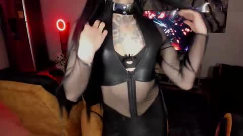 herreraisa offical online show from March 21, 2026, 7:24 am