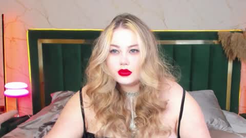 Chloe online show from February 7, 2026, 6:11 pm