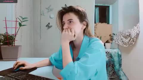 rosa843850 online show from January 28, 2025, 5:14 pm