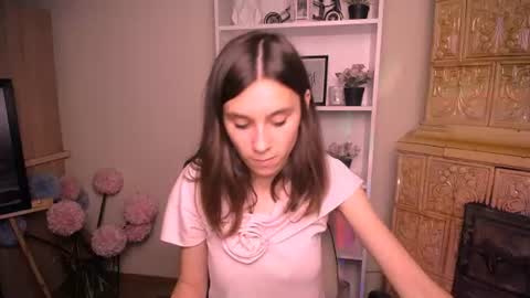 Snapshot of rosalais_ chatting on July 14, 2026, 10:21 am Rose online show from July 14, 2026, 10:21 am