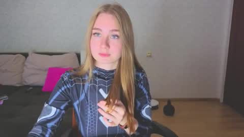 rosalina online show from October 26, 2025, 2:23 pm