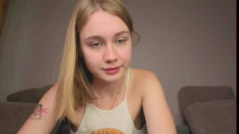 Snapshot of rosalina0230 chatting on June 10, 2026, 5:18 am rosalina online show from June 10, 2026, 5:18 am