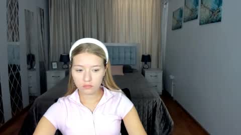 RosaRising online show from June 6, 2026, 4:39 am