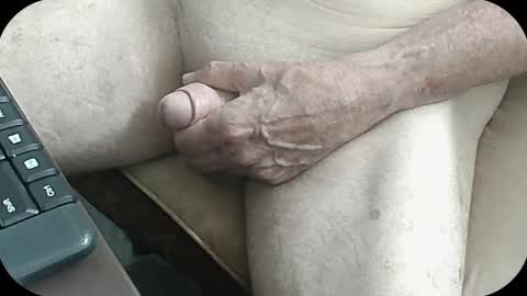 Snapshot of rosco26 chatting on December 15, 2024, 9:53 pm Rosco online show from December 15, 2024, 9:53 pm