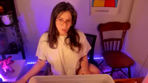 rose257044 online show from March 22, 2026, 2:42 pm