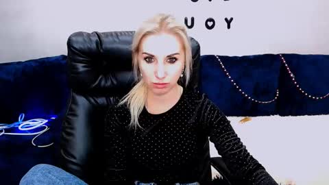 Snapshot of rose__shine chatting on October 1, 2025, 10:43 am rose  shine online show from October 1, 2025, 10:43 am