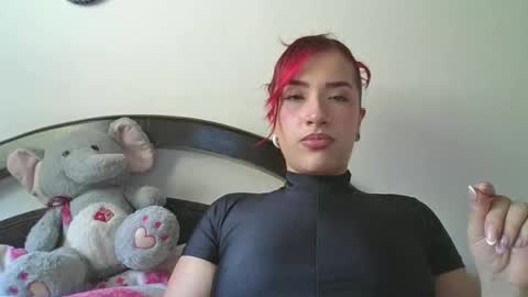 rose_elise online show from April 4, 2026, 6:38 pm