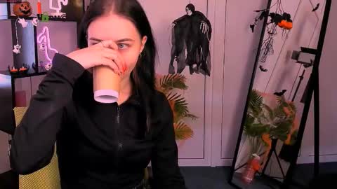 rose online show from November 1, 2025, 9:22 am