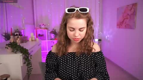 Rose online show from February 22, 2025, 6:06 am