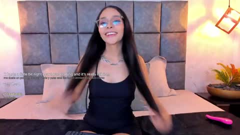 roseaurora online show from April 16, 2026, 11:22 am