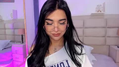 Rose online show from October 8, 2025, 1:42 pm