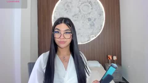 Snapshot of rosecassie chatting on April 18, 2026, 7:07 pm Rose online show from April 18, 2026, 7:07 pm