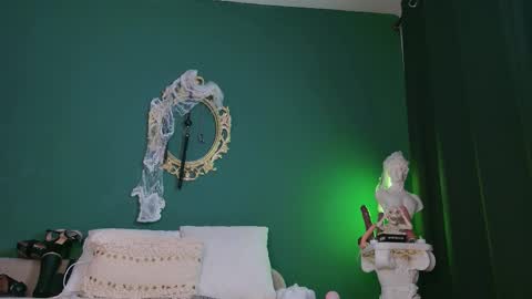 rosedelic online show from October 28, 2025, 3:43 am