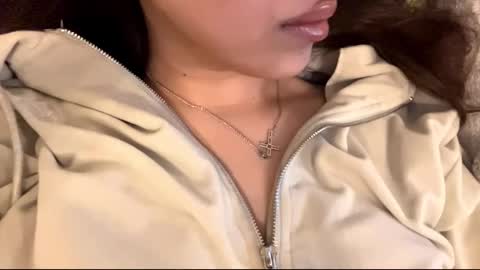 Mimi online show from December 4, 2025, 3:10 pm