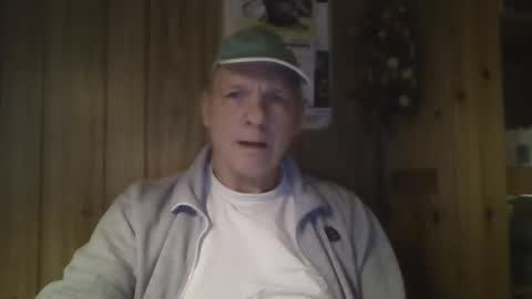 Snapshot of roses2u1958 chatting on February 2, 2025, 7:20 am roses2u1958 online show from February 2, 2025, 7:20 am