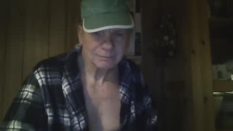 Snapshot of roses2u1958 chatting on February 2, 2025, 5:26 pm roses2u1958 online show from February 2, 2025, 5:26 pm