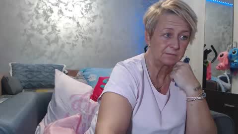 Lovepinklilly online show from March 5, 2026, 6:15 pm