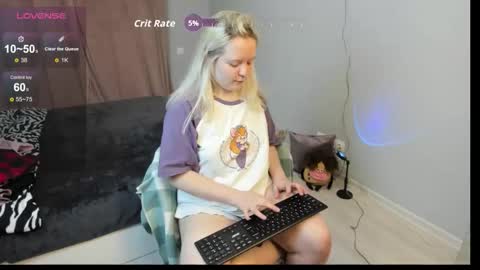 rosethomas_ online show from November 8, 2025, 6:40 pm