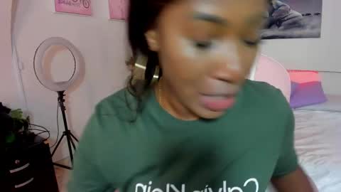 rosi_cooper online show from March 23, 2026, 11:25 am