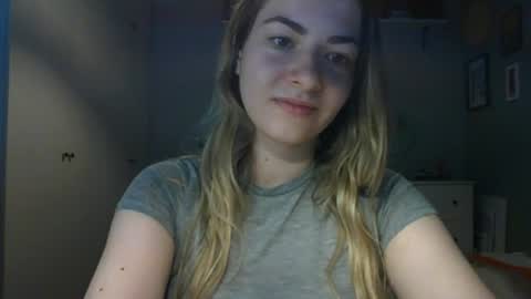 Snapshot of rosie_june chatting on July 21, 2026, 6:49 am Rosie online show from July 21, 2026, 6:49 am