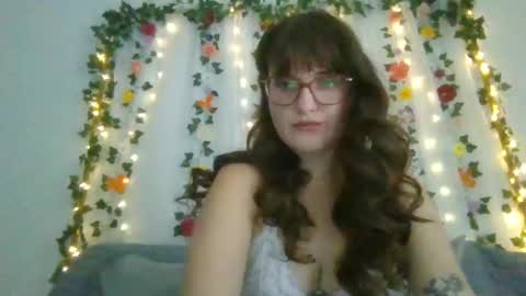 rosie_woods online show from September 20, 2025, 6:42 pm