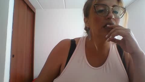 Snapshot of rossanalionheart chatting on December 7, 2024, 3:41 pm Rossana online show from December 7, 2024, 3:41 pm