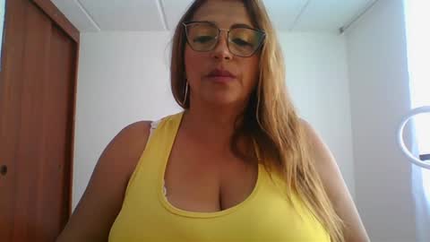 Snapshot of rossanalionheart chatting on December 22, 2024, 12:49 pm Rossana online show from December 22, 2024, 12:49 pm
