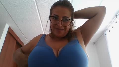 Snapshot of rossanalionheart chatting on February 9, 2025, 6:37 pm Rossana online show from February 9, 2025, 6:37 pm