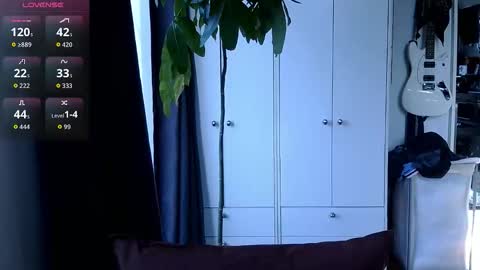 Snapshot of rosscollab chatting on April 23, 2026, 12:15 pm RossCollab online show from April 23, 2026, 12:15 pm